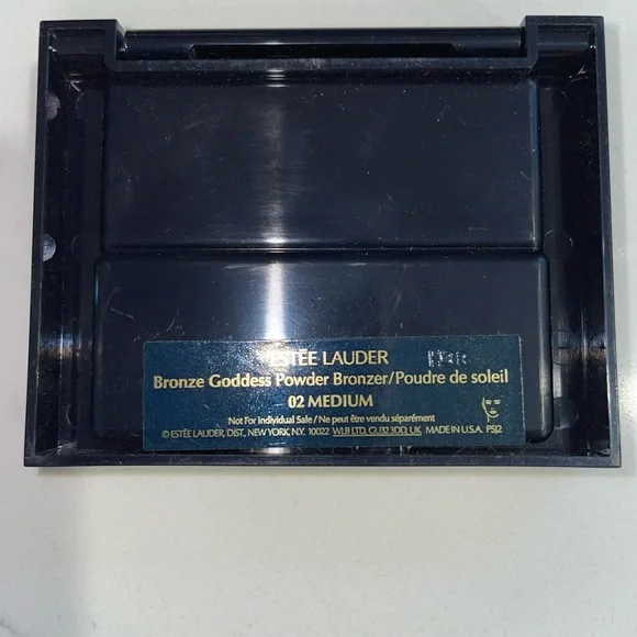Estée Lauder Bronze Goddess Powder Bronzer Color 02 Medium - Picture 3 of 3